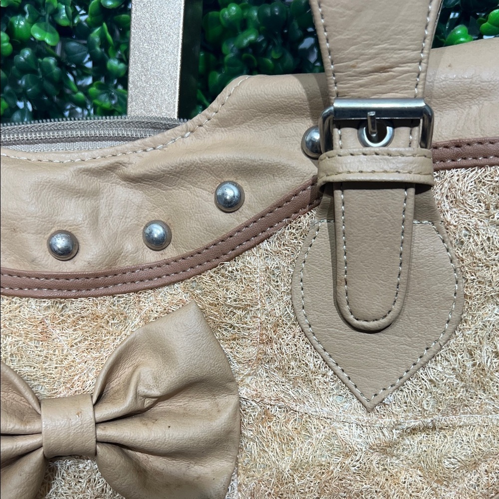 Elegant Tan Women's Bag with Bow Accent Gambas Craft Bohemian NWT - Picture 2 of 14
